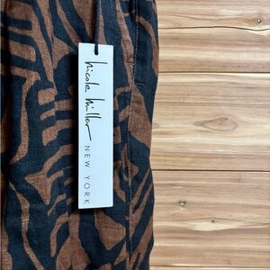 Nicole Miller Brown and Black Patterned Garment